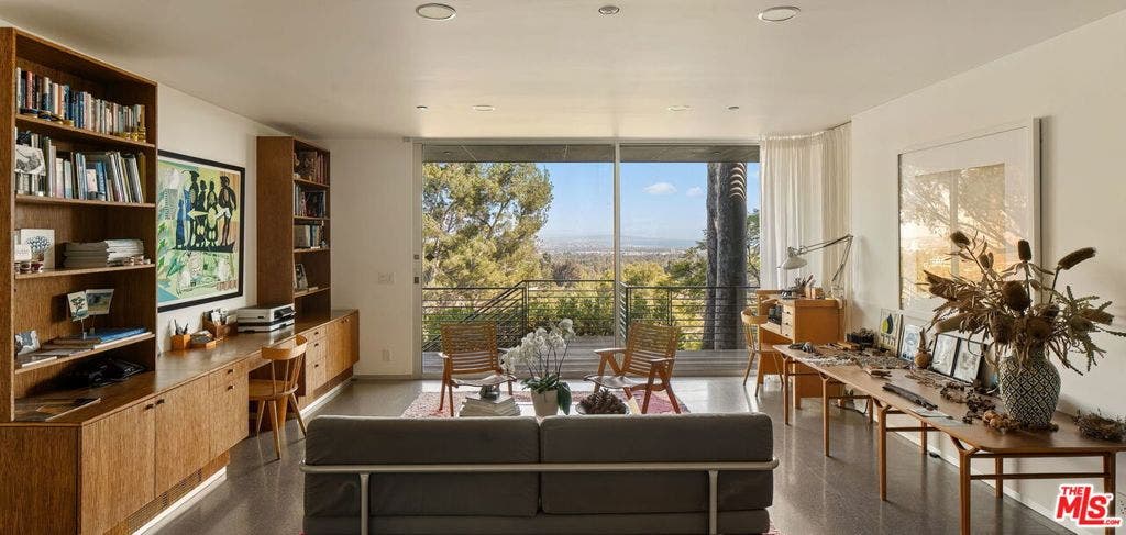 901 Kenter Way, Los Angeles, CA 90049 901 Kenter Way, Los Angeles, CA 90049