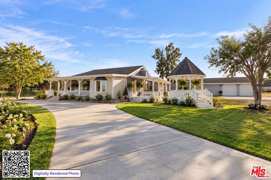 Property photo for 2232 W Avenue M4, Palmdale, CA