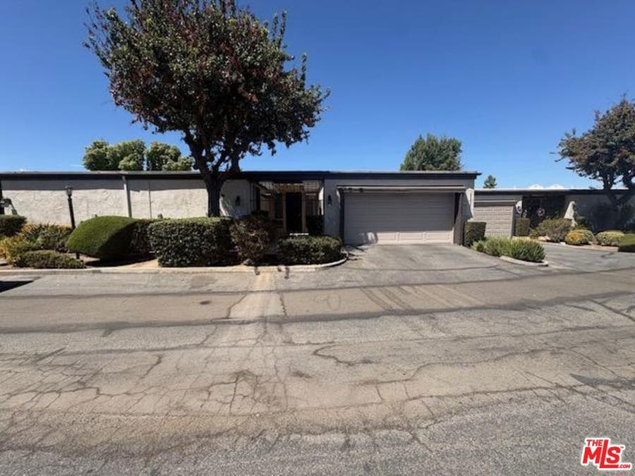 Property photo for 28382 Paseo Grande Drive, Sun City, CA