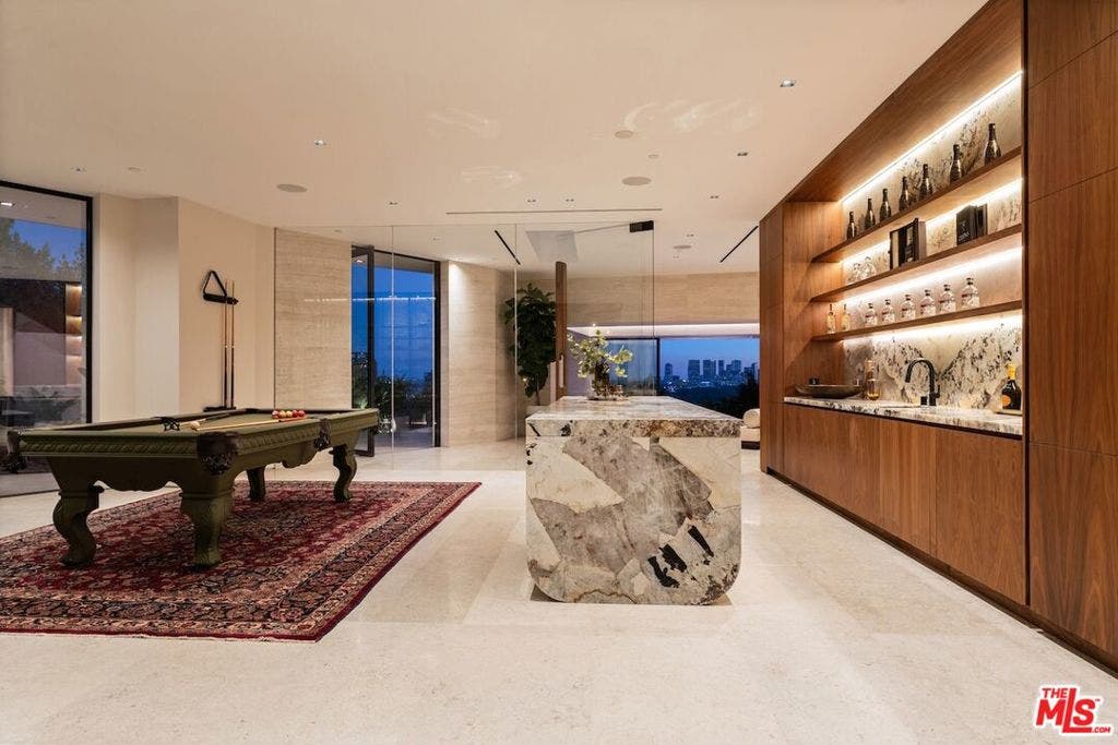 9056 St Ives Drive, Los Angeles, CA 90069