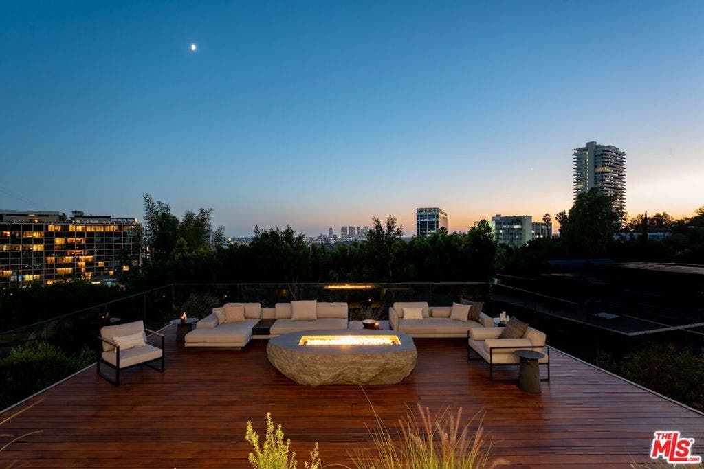 9056 St Ives Drive, Los Angeles, CA 90069