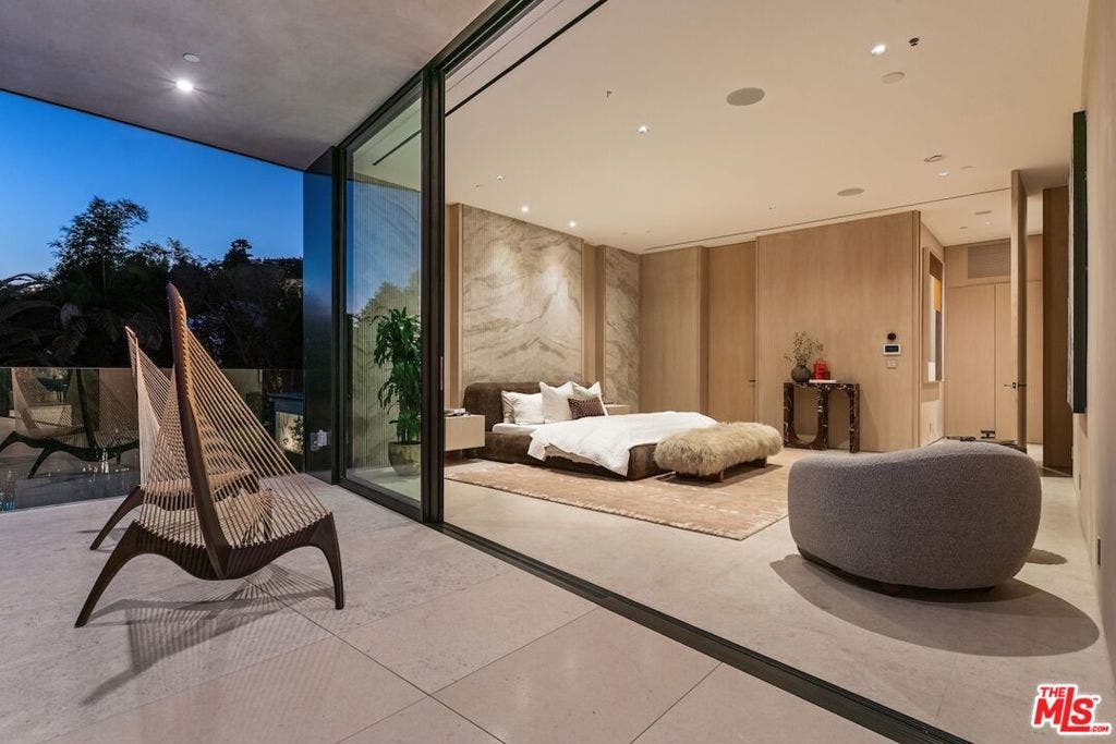 9056 St Ives Drive, Los Angeles, CA 90069