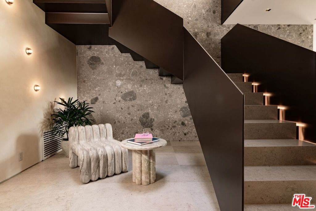 9056 St Ives Drive, Los Angeles, CA 90069