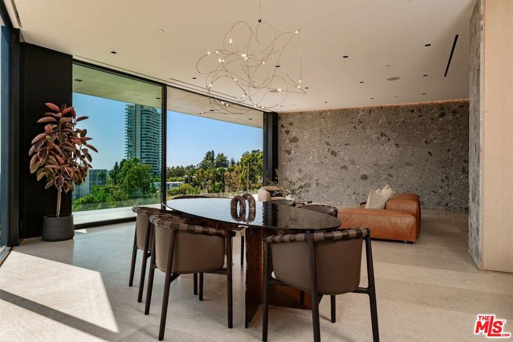 9056 St Ives Drive, Los Angeles, CA 90069