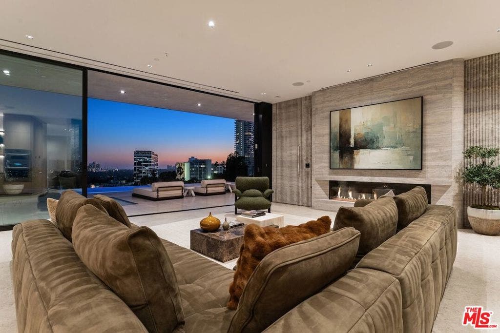 9056 St Ives Drive, Los Angeles, CA 90069