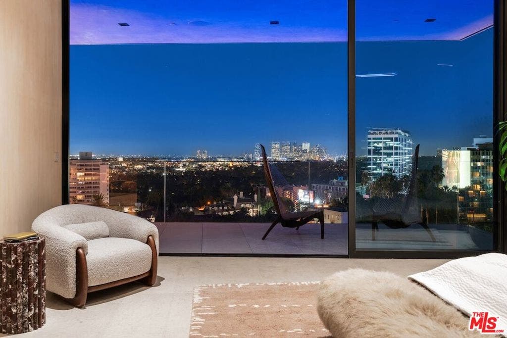 9056 St Ives Drive, Los Angeles, CA 90069