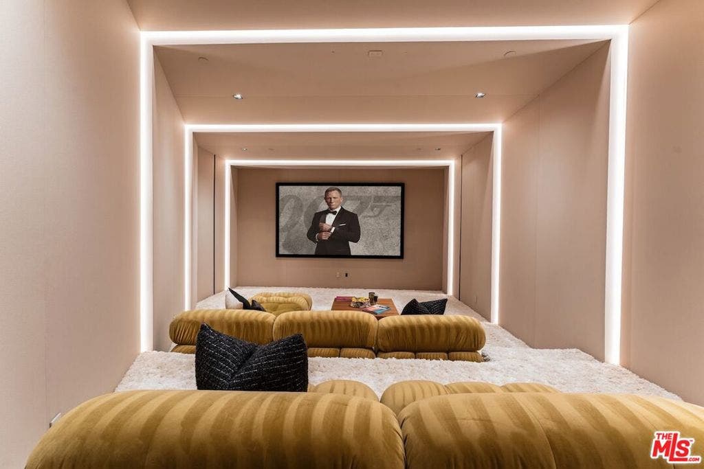 9056 St Ives Drive, Los Angeles, CA 90069