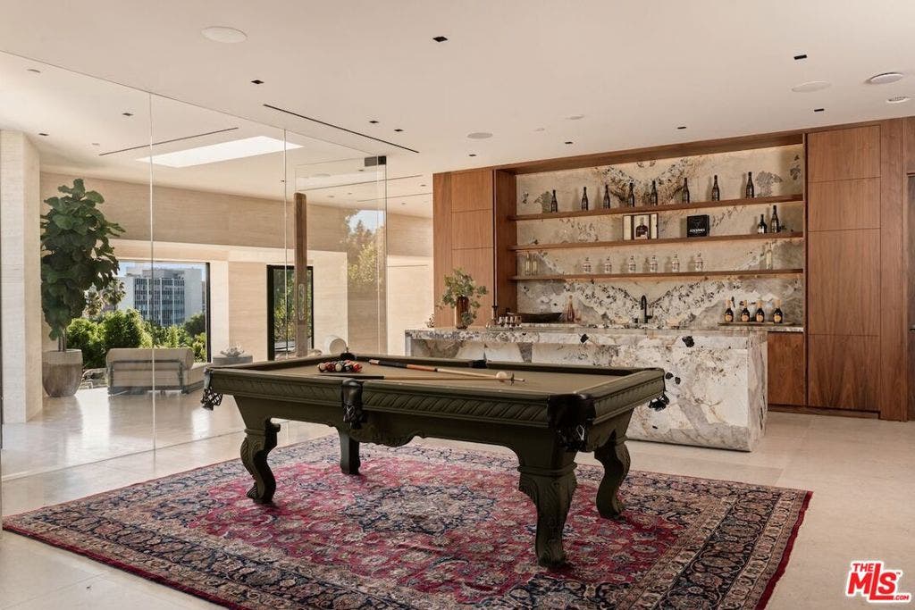 9056 St Ives Drive, Los Angeles, CA 90069