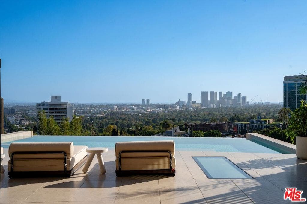 9056 St Ives Drive, Los Angeles, CA 90069