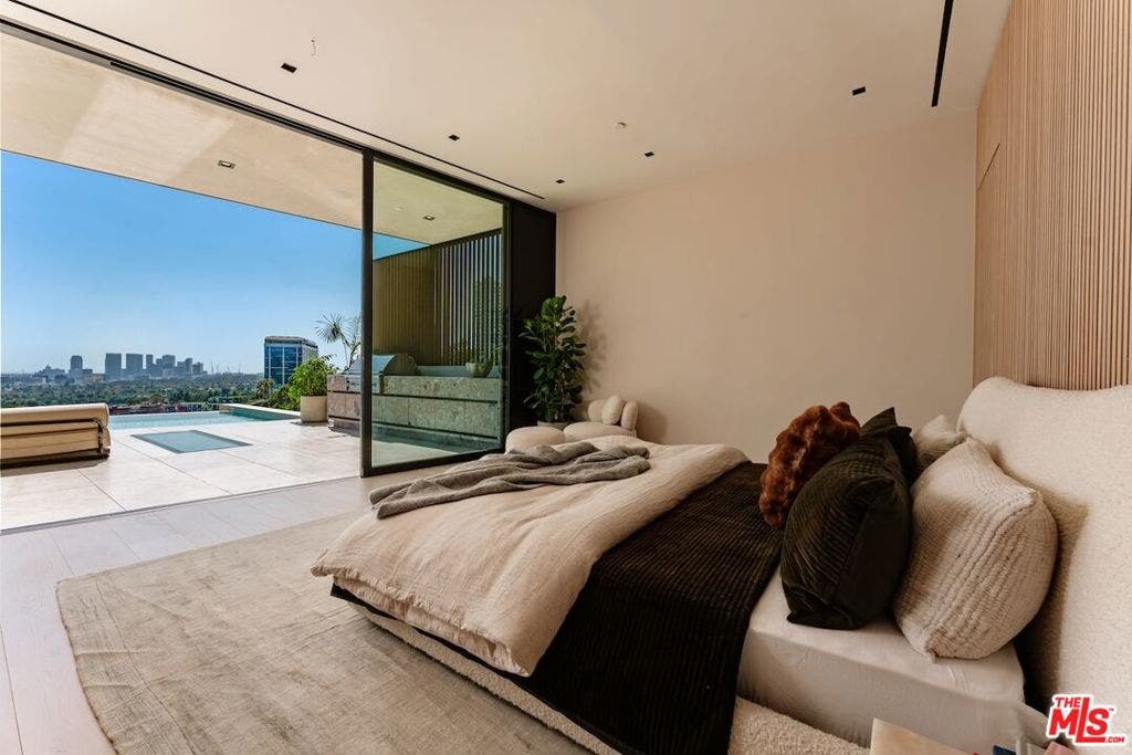 9056 St Ives Drive, Los Angeles, CA 90069