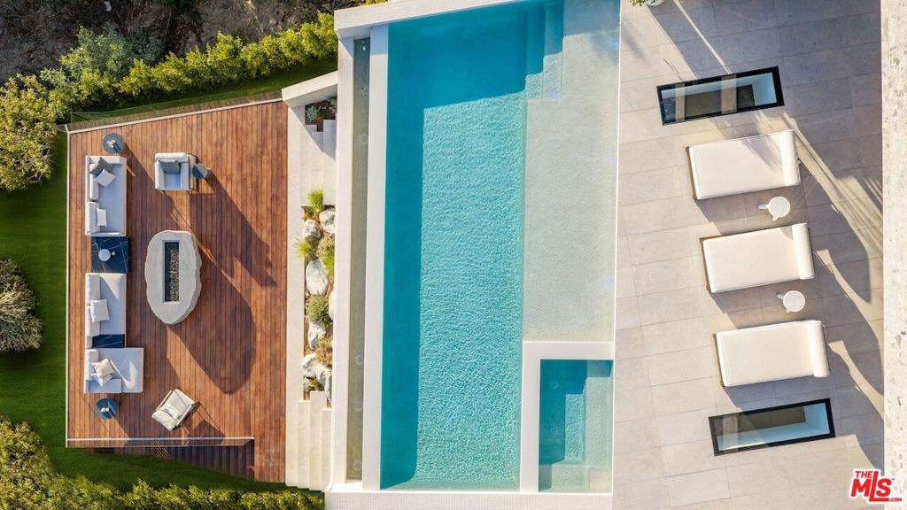 9056 St Ives Drive, Los Angeles, CA 90069