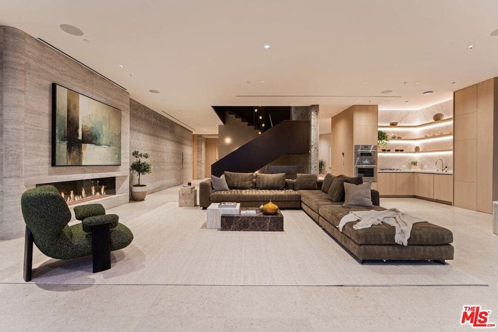 9056 St Ives Drive, Los Angeles, CA 90069