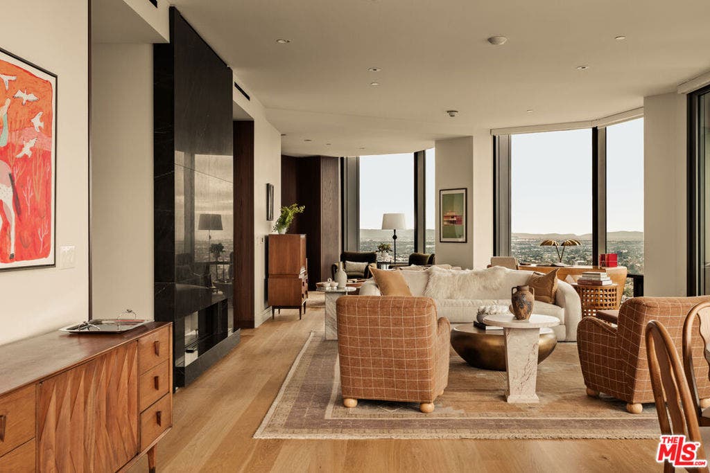 211 W Elm Court, #30A, Los Angeles, CA 90067 211 W Elm Court, #30A, Los Angeles, CA 90067