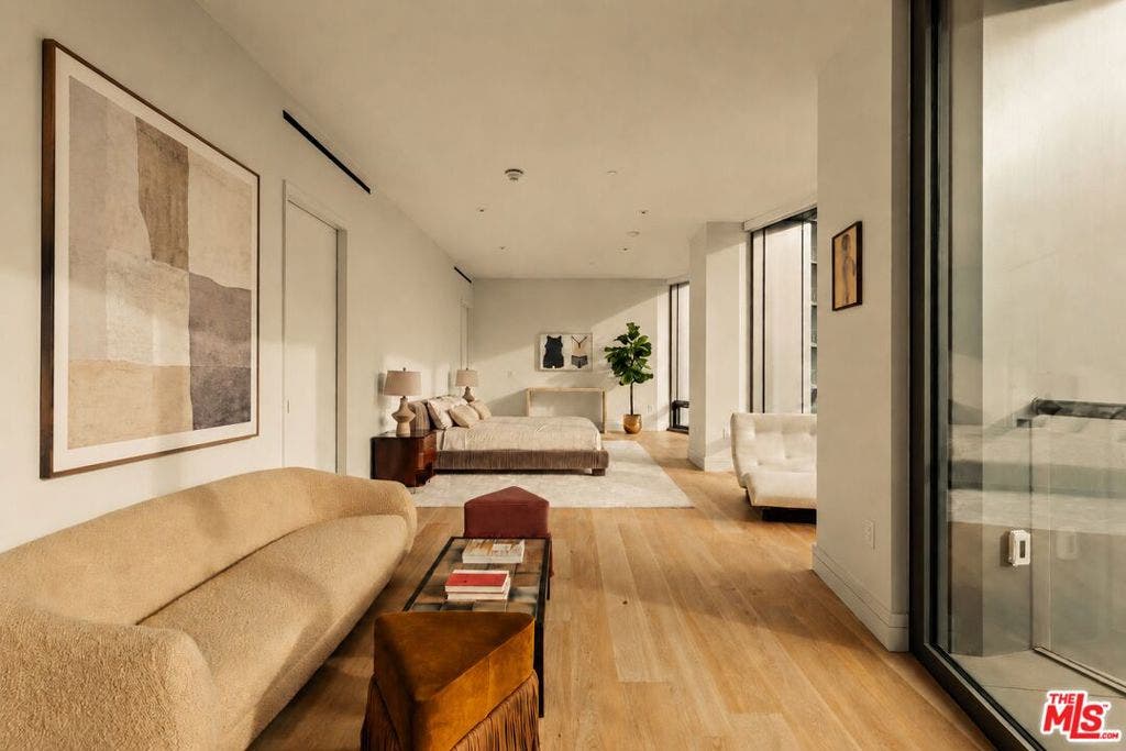 211 W Elm Court, #30A, Los Angeles, CA 90067 211 W Elm Court, #30A, Los Angeles, CA 90067
