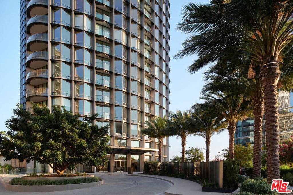 211 W Elm Court, #30A, Los Angeles, CA 90067 211 W Elm Court, #30A, Los Angeles, CA 90067