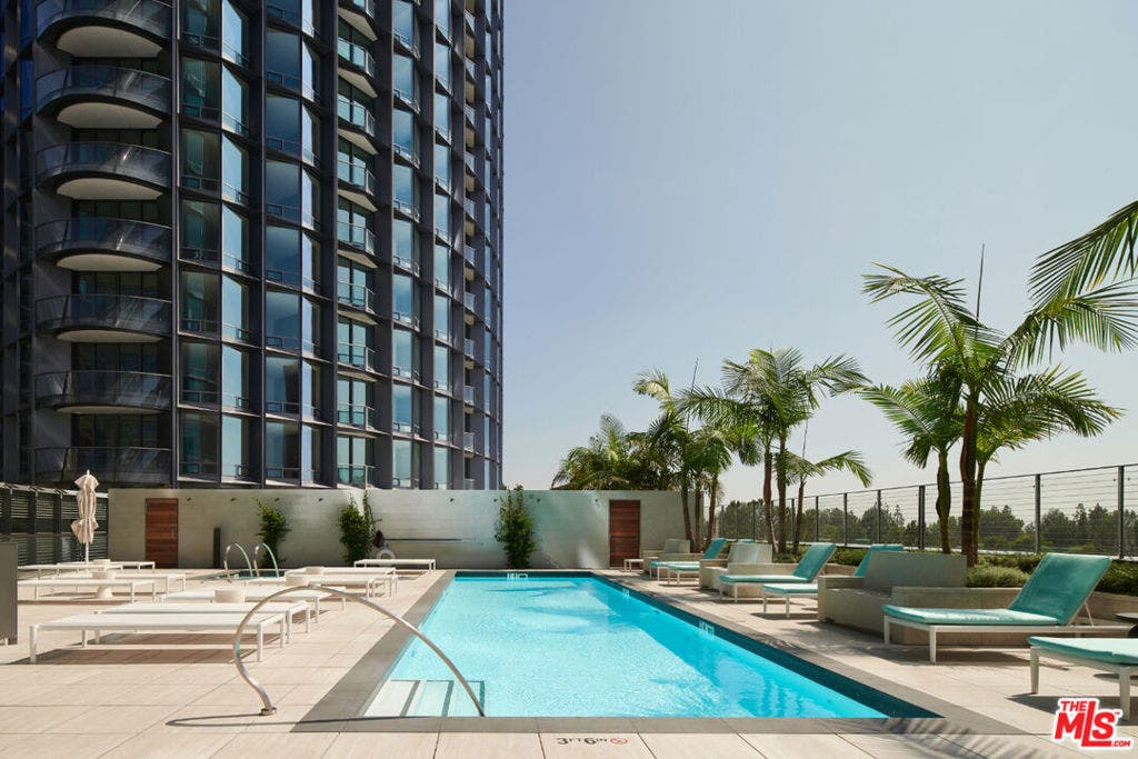211 W Elm Court, #30A, Los Angeles, CA 90067 211 W Elm Court, #30A, Los Angeles, CA 90067