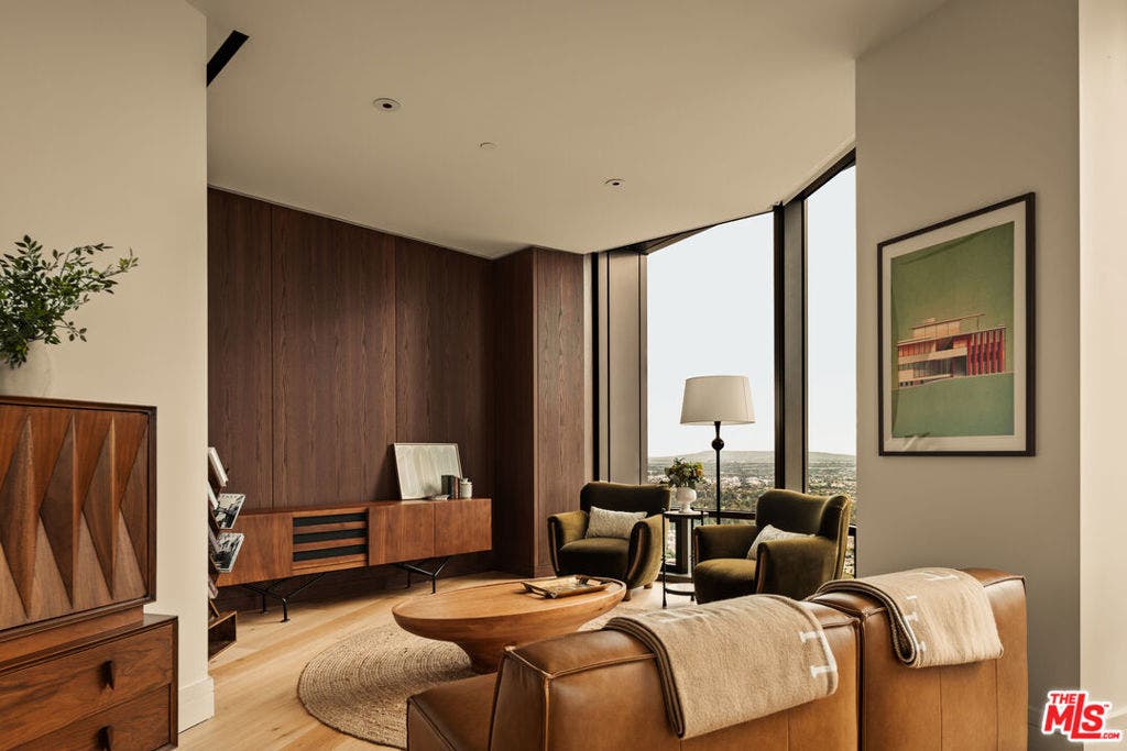 211 W Elm Court, #30A, Los Angeles, CA 90067 211 W Elm Court, #30A, Los Angeles, CA 90067