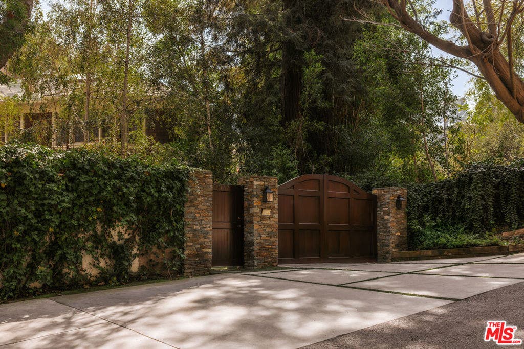 2041 Mandeville Canyon Road, Los Angeles, CA 90049