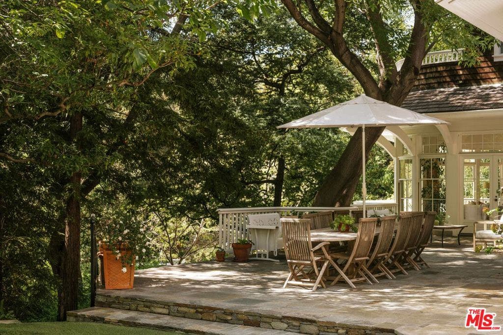 2041 Mandeville Canyon Road, Los Angeles, CA 90049