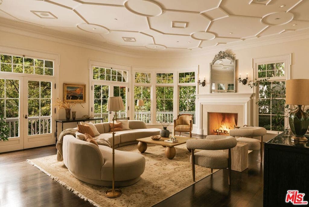2041 Mandeville Canyon Road, Los Angeles, CA 90049