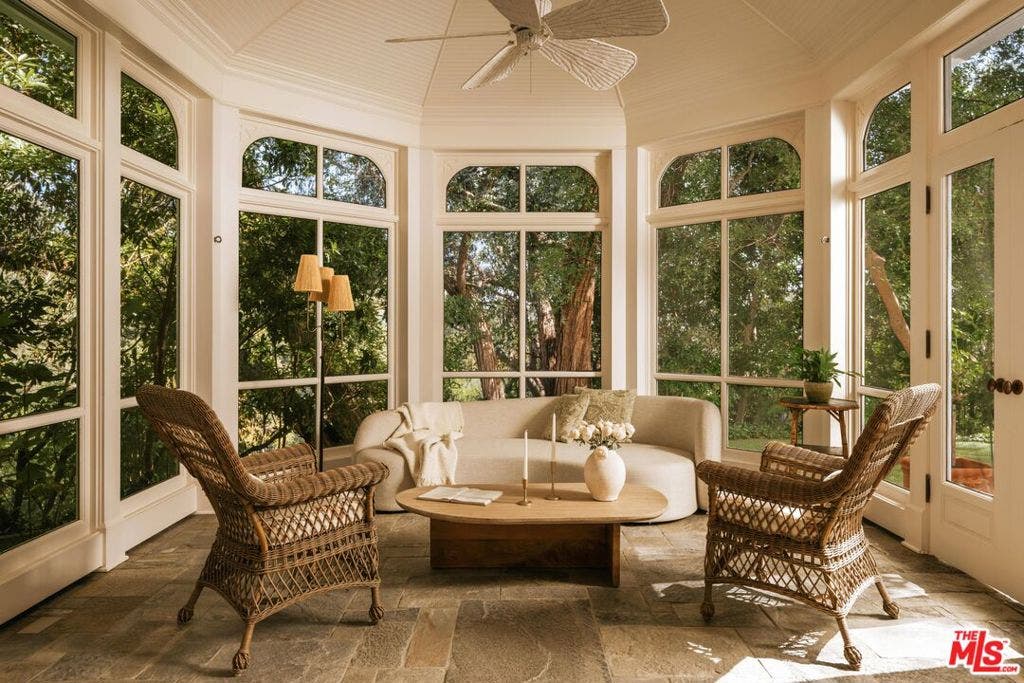 2041 Mandeville Canyon Road, Los Angeles, CA 90049