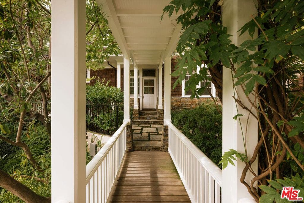 2041 Mandeville Canyon Road, Los Angeles, CA 90049