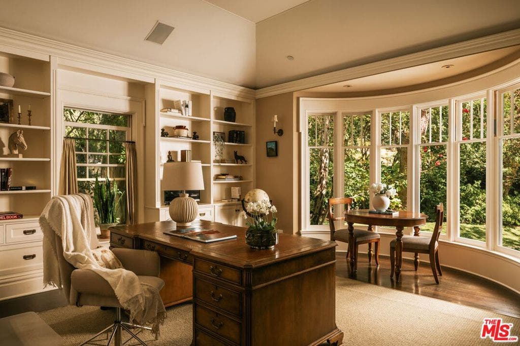 2041 Mandeville Canyon Road, Los Angeles, CA 90049