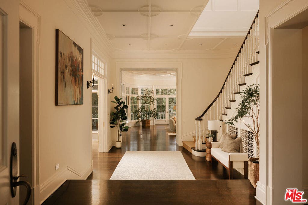 2041 Mandeville Canyon Road, Los Angeles, CA 90049
