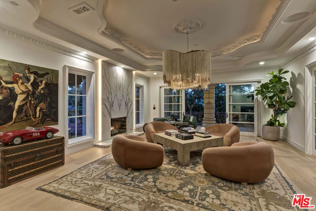 2680 Bowmont Drive, Beverly Hills, CA 90210