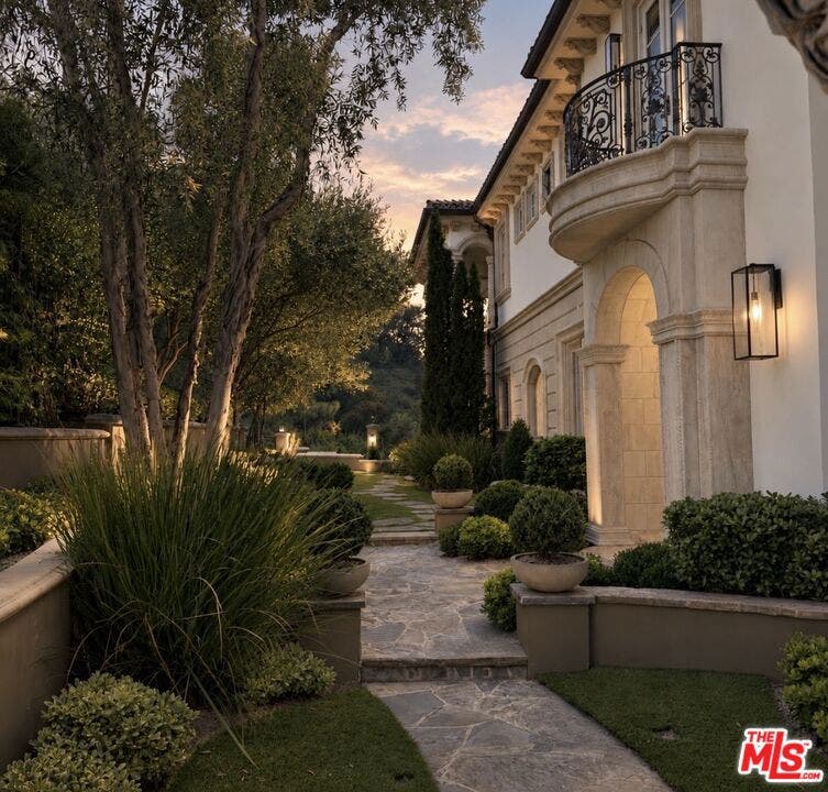 Property photo for 2680 Bowmont Drive, Beverly Hills, CA