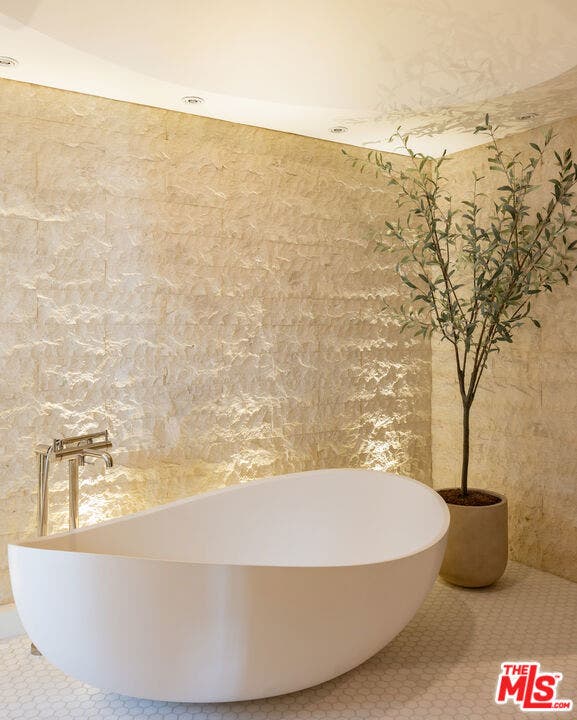 2680 Bowmont Drive, Beverly Hills, CA 90210