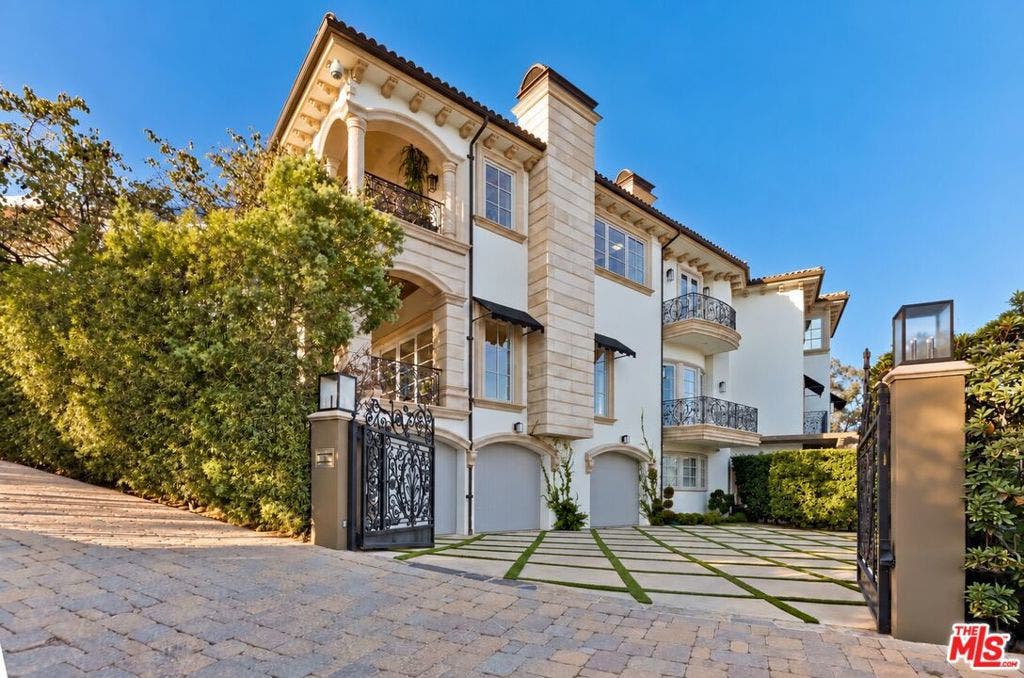 2680 Bowmont Drive, Beverly Hills, CA 90210