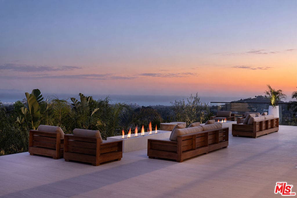 1210 Chickory Lane, Los Angeles, CA 90049