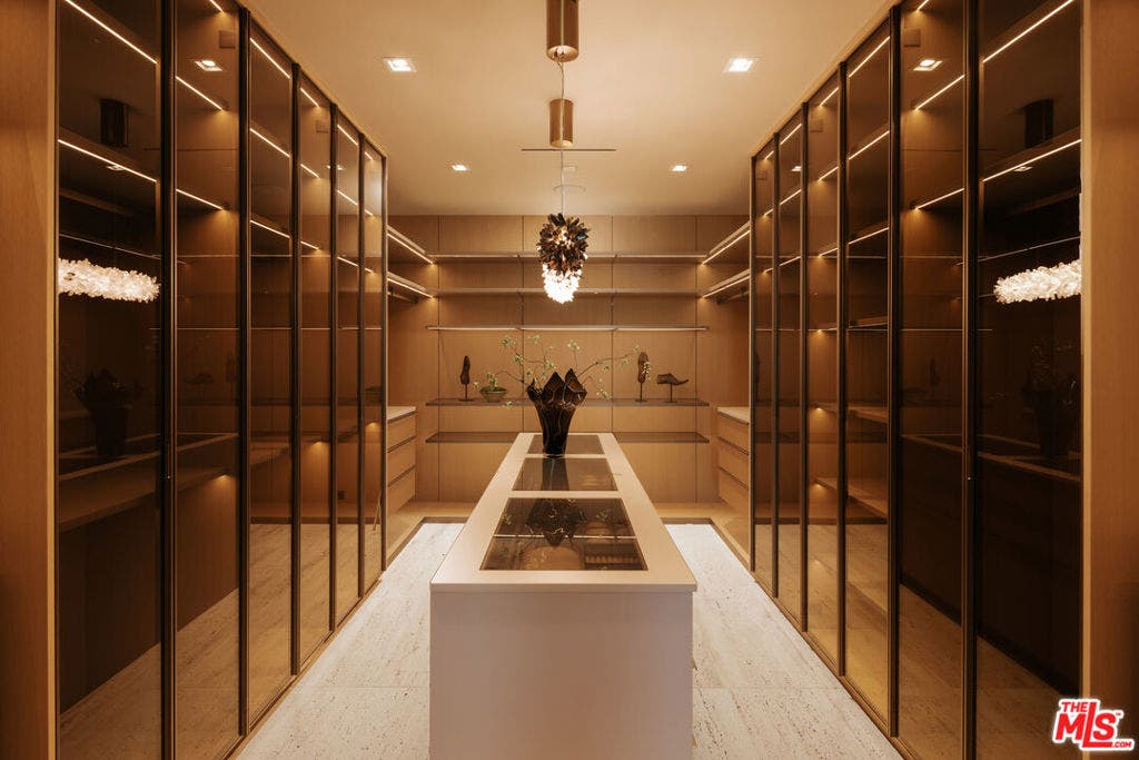 1210 Chickory Lane, Los Angeles, CA 90049
