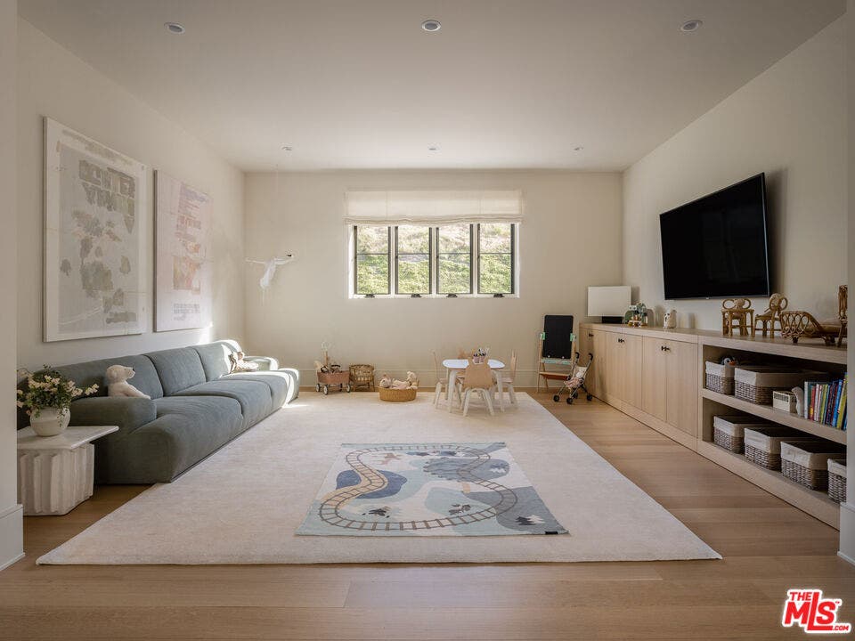 25211 Jim Bridger Road, Hidden Hills, CA 91302 25211 Jim Bridger Road, Hidden Hills, CA 91302