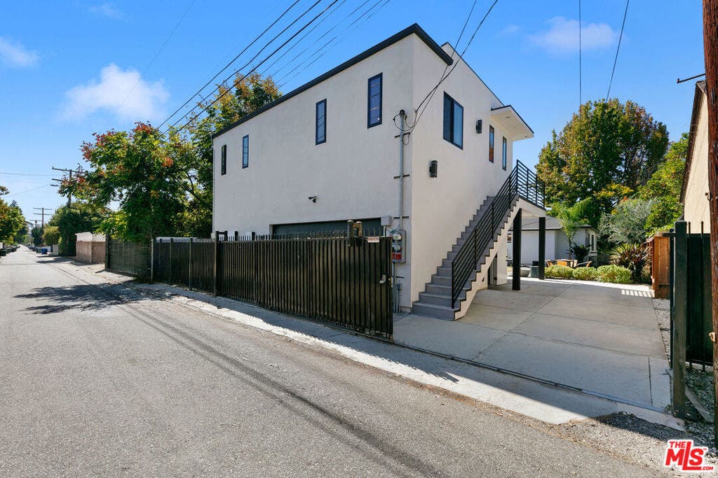 2646 Westwood Boulevard, Los Angeles, CA 90064 2646 Westwood Boulevard, Los Angeles, CA 90064
