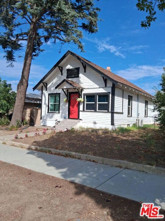 Property photo for 1017 S Washburn Avenue, Corona, CA