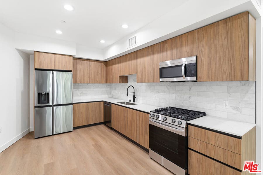 Property photo for 160 Chestnut Street, # 101, Pasadena, CA