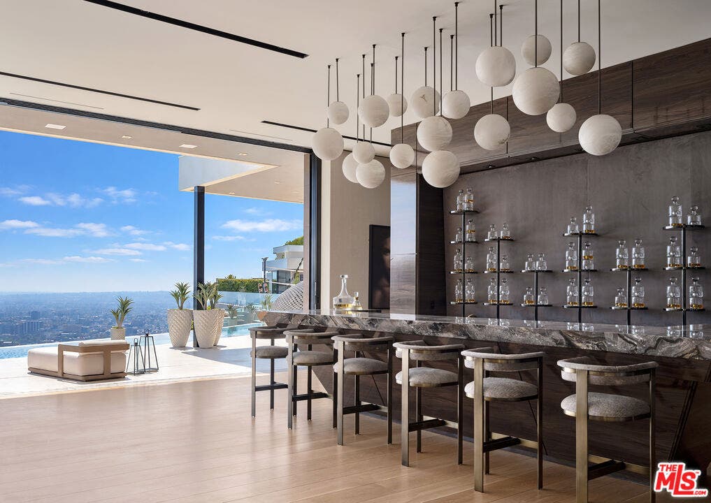 9330 Flicker Way, Los Angeles, CA 90069
