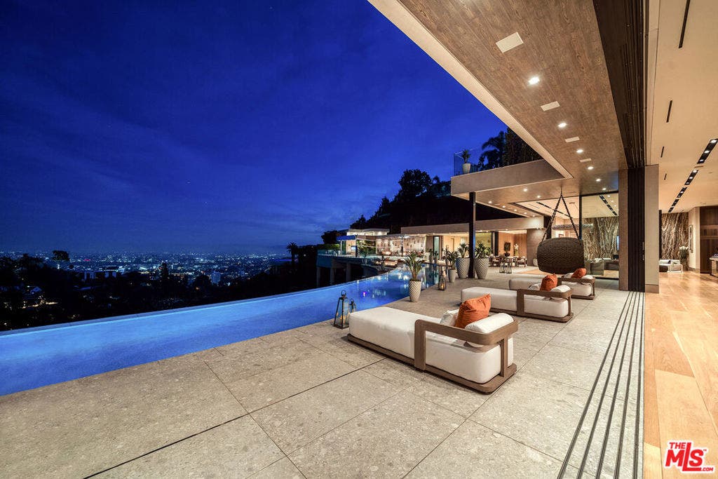 9330 Flicker Way, Los Angeles, CA 90069