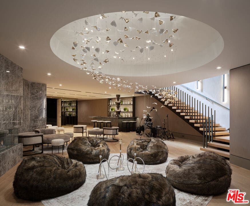 9330 Flicker Way, Los Angeles, CA 90069