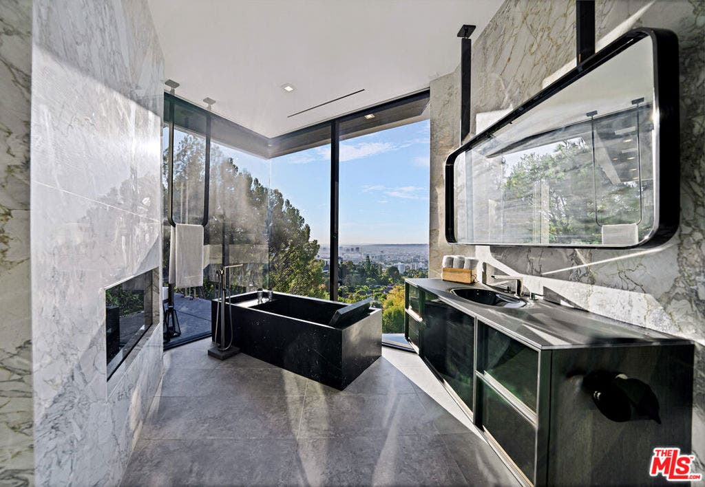 9330 Flicker Way, Los Angeles, CA 90069
