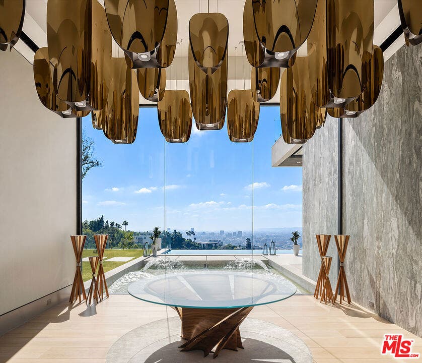 9330 Flicker Way, Los Angeles, CA 90069
