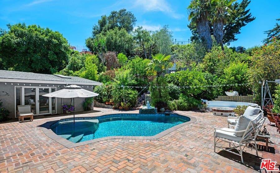 Property photo for 16582 Calneva Drive, Encino, CA