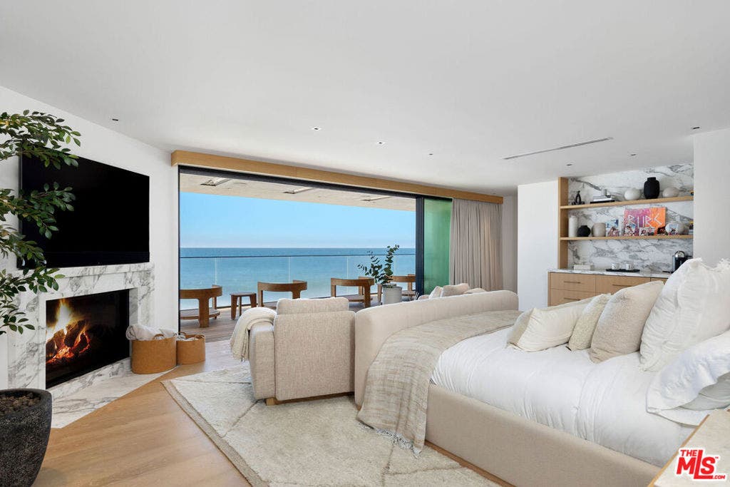 24818 Malibu Road, Malibu, CA 90265 24818 Malibu Road, Malibu, CA 90265