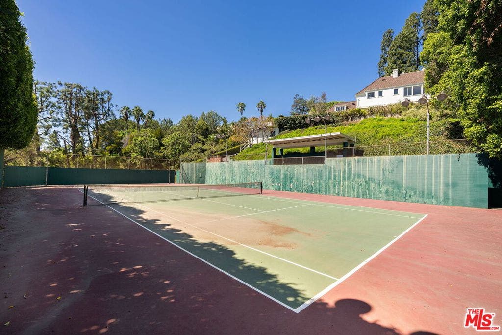 1000 N Alpine Drive, Beverly Hills, CA 90210