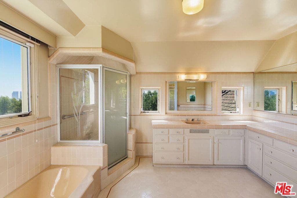 1000 N Alpine Drive, Beverly Hills, CA 90210