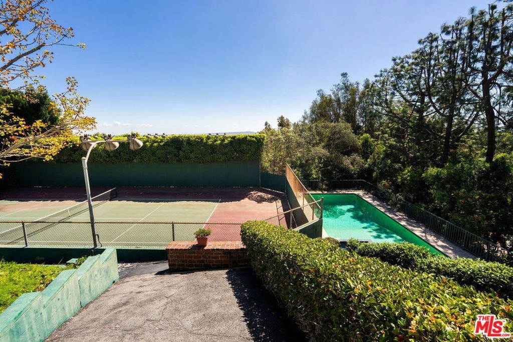 1000 N Alpine Drive, Beverly Hills, CA 90210