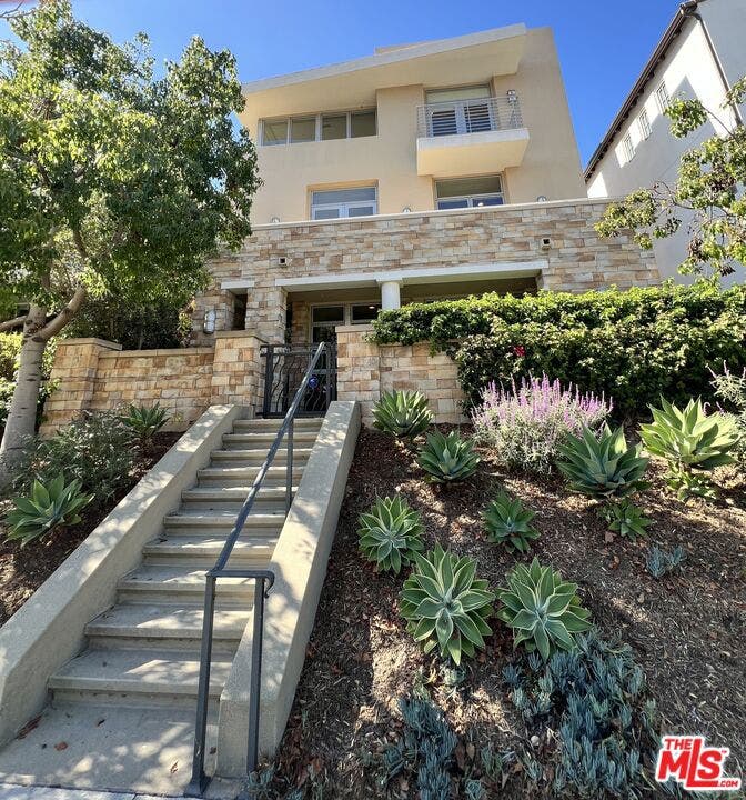 Property photo for 13071 Bluff Creek Drive, Los Angeles, CA