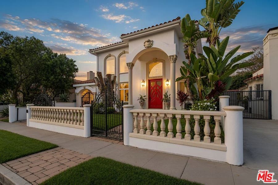 Property photo for 2339 S HOLT Avenue, Los Angeles, CA